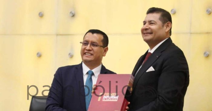 Destaca Armenta tres pilares del gobierno de Puebla en su Primer Informe