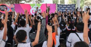 Entregan Pepe Chedraui y MariElise Buidib juguetes en Centro Escolar Comunitario del Sur