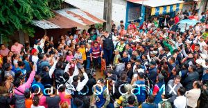 Recorre Armenta zonas afectadas de la comunidad de la Ceiba en Xicotepec