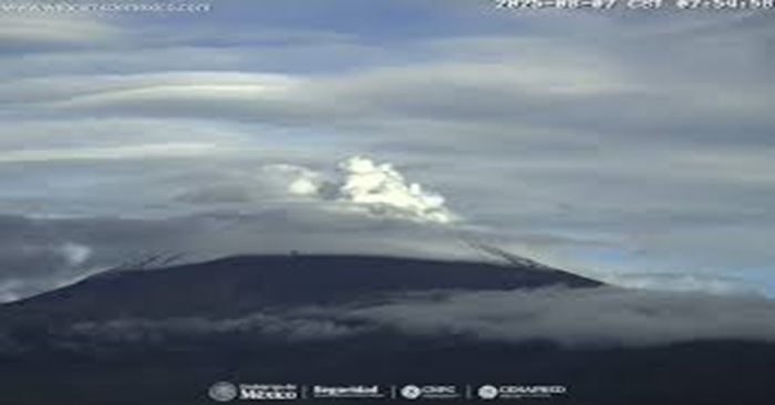Aumenta actividad el Popocat&eacute;petl, registra 55 exhalaciones y 580 minutos de tremor