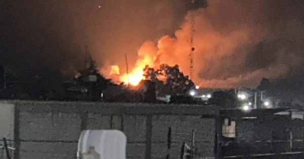 Incendian pipa que había sido asegurada en la zona de Tlahuapan