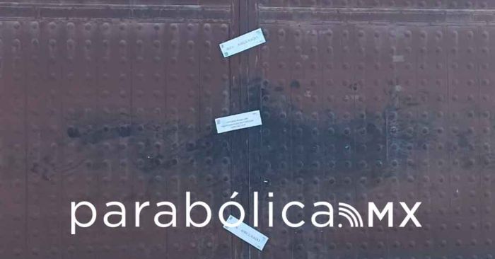 Catean casa de edil de Ahuazotepec y hallan armas; se reporta prófugo