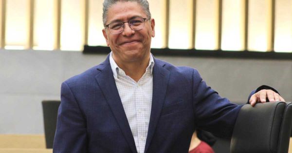 Presenta Marcos Castro primer informe legislativo