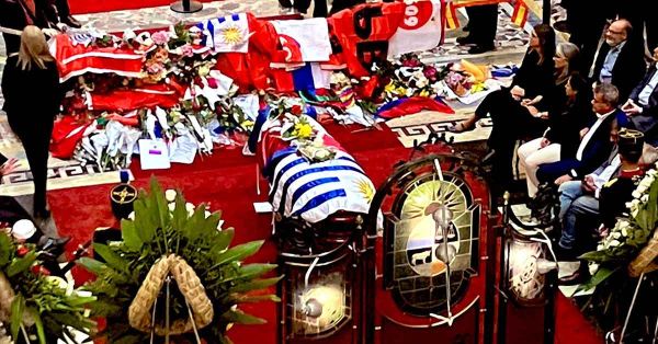 Despiden a Jos&eacute; "Pepe" Mujica en Montevideo