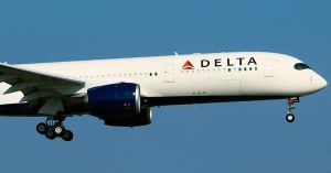 Evita Avión de Delta colisión con un bombardero estadounidense B-52