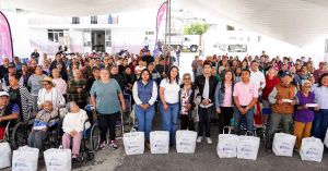 Entrega Lupita Cuautle apoyos alimentarios a familias de San Andrés Cholula