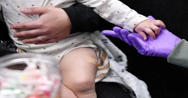 Organizan 'fiestas de sarampi&oacute;n' en pleno brote en Texas