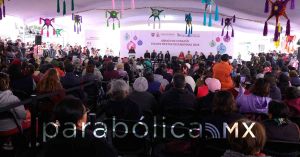 Entrega Clara Brugada apoyos por temporada invernal en CDMX