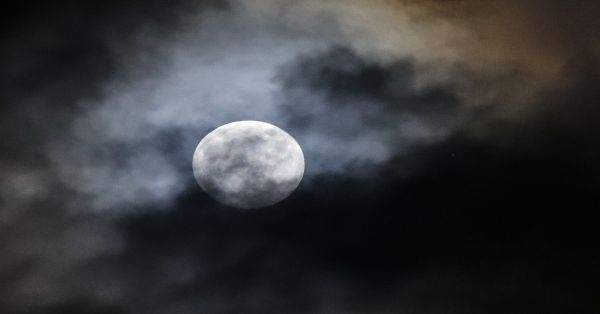 Disfruta este viernes 13 de junio de la Luna de Fresa