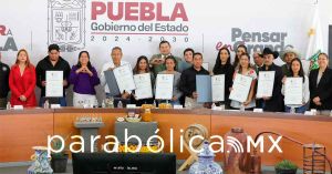 Son los mezcaleros poblanos, ejemplo que inspira: Armenta