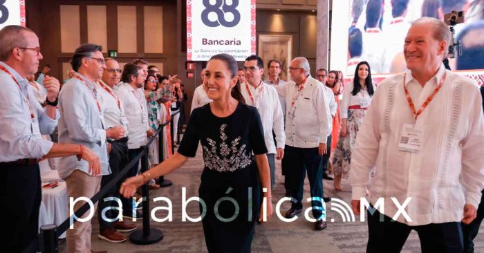 Destaca Claudia Sheinbaum ante banqueros la solidez económica de México