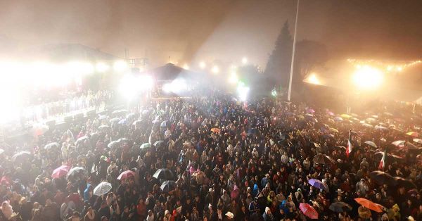 Da Bety Sánchez su primer Grito de Independencia ante 5 mil personas