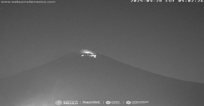 Registra Popocatépetl actividad moderada con 49 exhalaciones