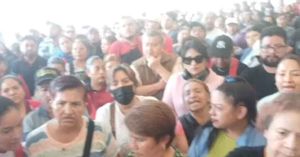 Protestan comerciantes del mercado Cosme del Razo; los atiende Tonantzin Fernández