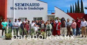 Reforestan áreas verdes en la zona del Seminario en Amozoc