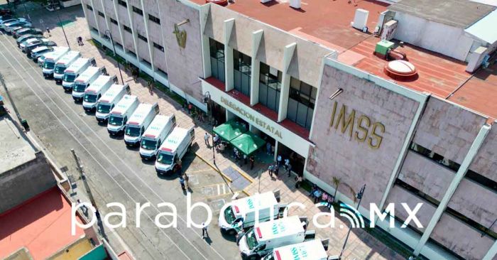 Da IMSS Puebla&nbsp;banderazo&nbsp;de salida a 26 nuevas&nbsp;ambulancias