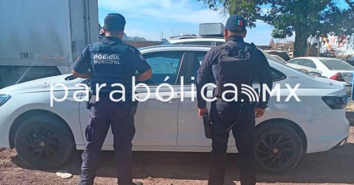 Recuperan policías de Cuautlancingo y Coronango un vehículo robado