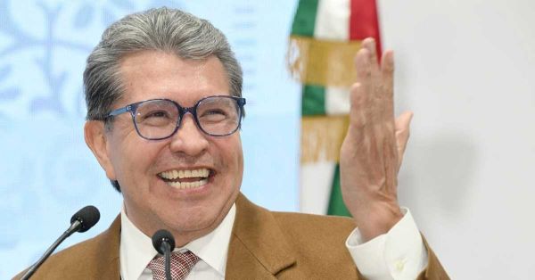 Habr&aacute; discusi&oacute;n amplia a revocaci&oacute;n de mandato y Ley General de Aguas: Monreal