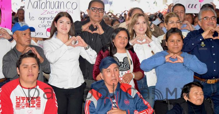 Refrenda Bety S&aacute;nchez apoyo a las familias de Zacatl&aacute;n