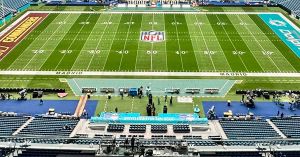 Los Texanos quieren rescatar la campaña