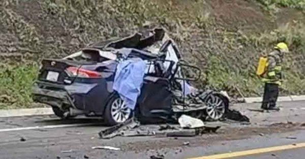 Muere una familia en la autopista Siglo XXI
