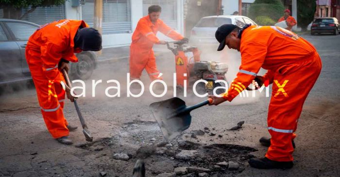 Supervisa Pepe Chedraui la campaña de bacheo nocturno