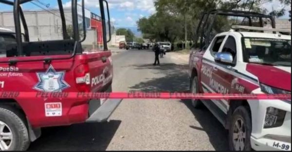 Ejecutan a dos mujeres a bordo de su camioneta en Tehuacán