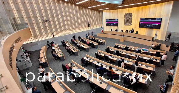 Pide MC renuncia de Polo de Lara, secretario general del Congreso