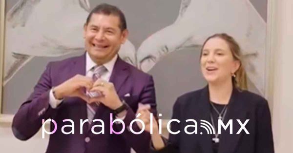 Ironizan tras críticas por el chasquido de Armenta en rueda de prensa