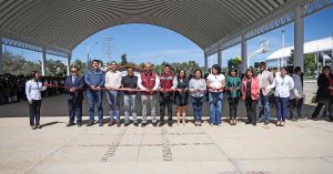 Entregan Omar Muñoz y Carlos Ochoa arco techo en primaria