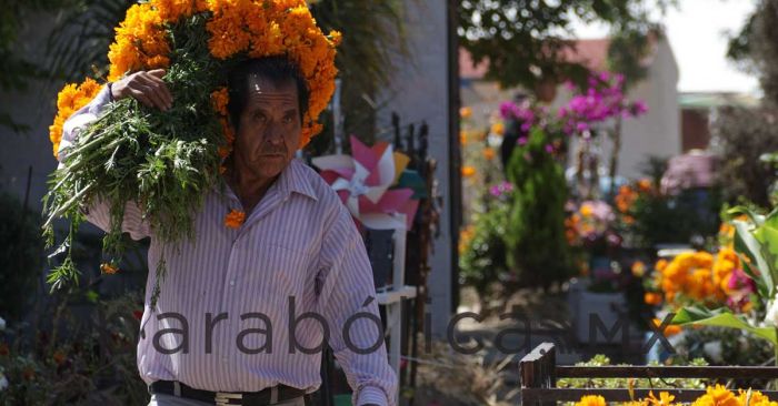 Transcurren en calma festejos por Muertos