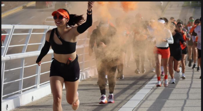 Participan más de 300 personas en el  “Trote Naranja” por la igualdad