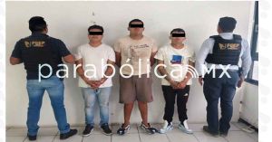 Detiene FGE a tres sujetos que ofertaban vía redes sociales un vehículo ligado homicidio