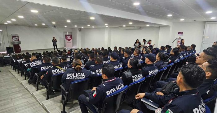 Capacitan a policías en aplicación de órdenes de protección a menores
