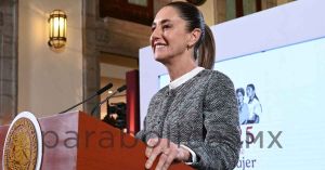 Presenta Claudia Sheinbaum armadora mexicana de autos eléctricos Olinia