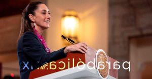 Firma Sheinbaum decretos sobre compromisos con maestros y maestras de México