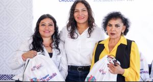 Entrega Lupita Cuautle útiles escolares gratuitos