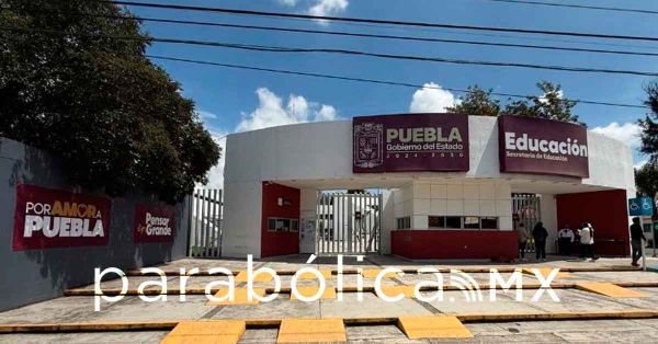 Reitera SEP apertura al di&aacute;logo con estudiantes de la Escuela Normal &ldquo;Carmen Serd&aacute;n&rdquo;