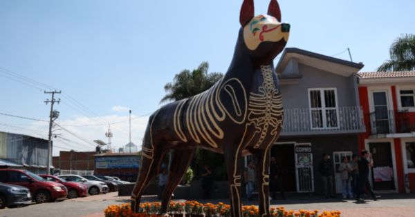 Invita Cuautlancingo a visitar las catrinas monumentales