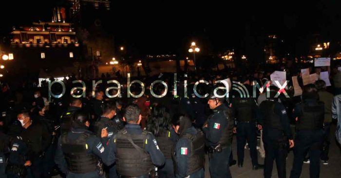 Se manifiestan Policías municipales tras el asesinado de dos elementos en Bosques de San Sebastián