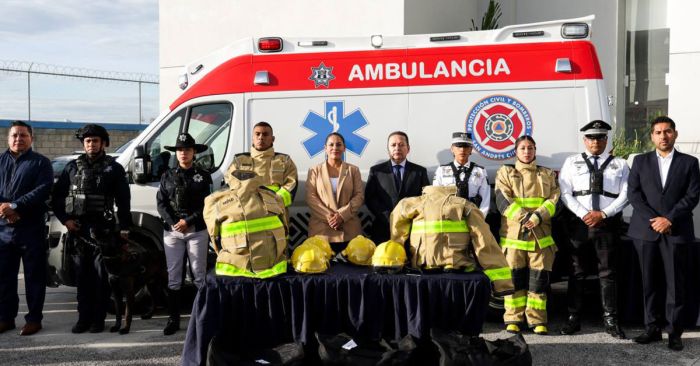 Entrega Lupita Cuautle equipamiento para la seguridad pública
