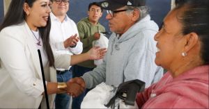Entrega Tonantzin Fernández apoyos alimentarios a sectores vulnerables