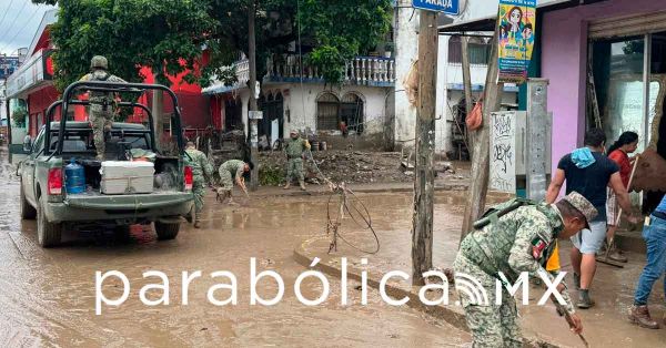 Contin&uacute;a alerta en las costas del Pac&iacute;fico por la tormenta tropical Raymond