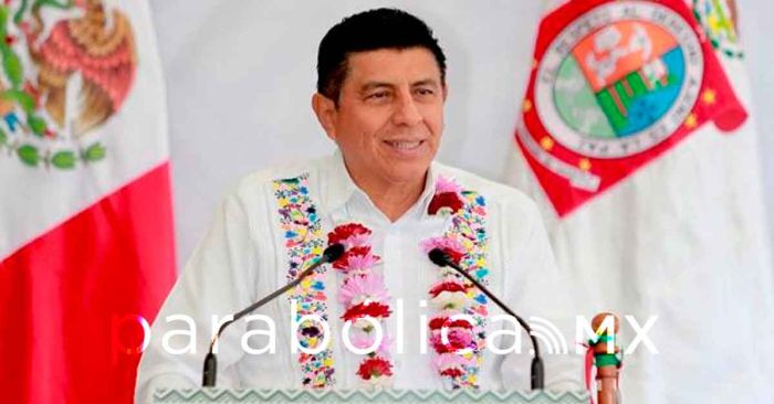 Pide Oaxaca a Adidas suspender comercializaci&oacute;n de huaraches apropiados de Villa Hidalgo Yalalag