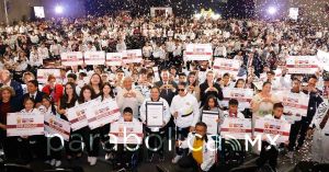 Entrega Armenta m&aacute;s de 20 mdp en premios a deportistas ganadores