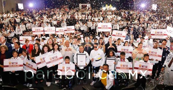 Entrega Armenta m&aacute;s de 20 mdp en premios a deportistas ganadores