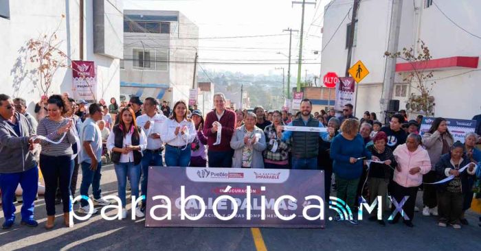 Entrega Pepe Chedraui trabajos de pavimentaci&oacute;n en la colonia Santa Cruz Buenavista