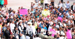 Se re&uacute;ne Armenta con damnificados de la regi&oacute;n de Tlacuilotepec