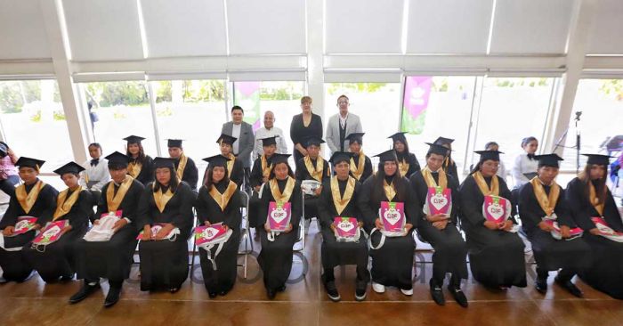 Se grad&uacute;a la primer generaci&oacute;n del Centro de D&iacute;a