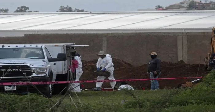 Sube a 235 el número de bolsas con restos humanos en la fosa de Las Agujas, Zapopan